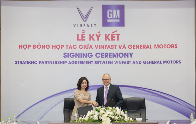 VinFast CEO Le Thi Thu Thuy announcing the company's partnership with General Motors. Photo: VinFast