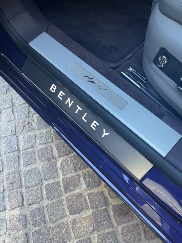 Bentley Hybrid Badging. Photo: Jaclyn Trop