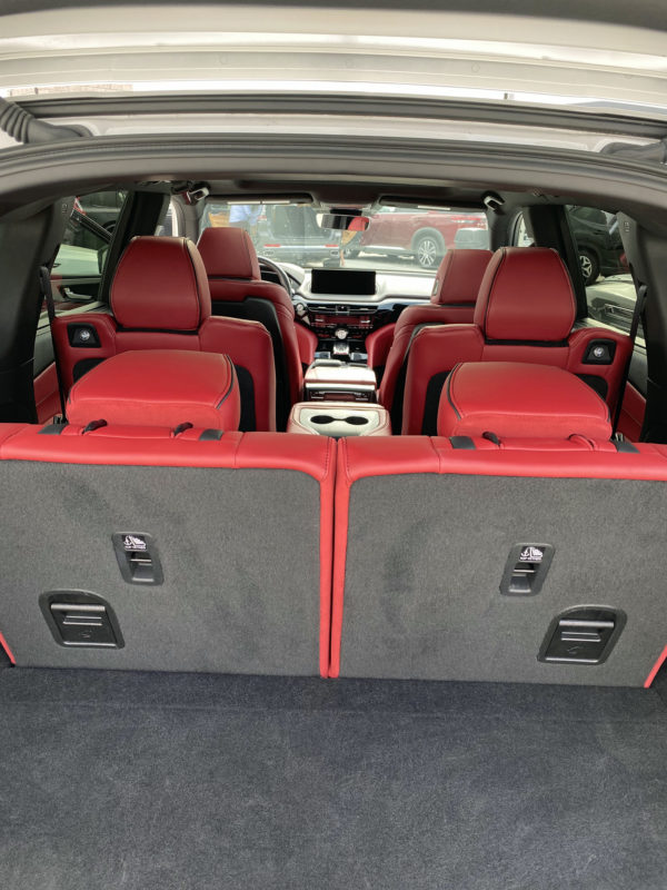 Acura MDX seats and trunk. Photo: Donna Biroczky