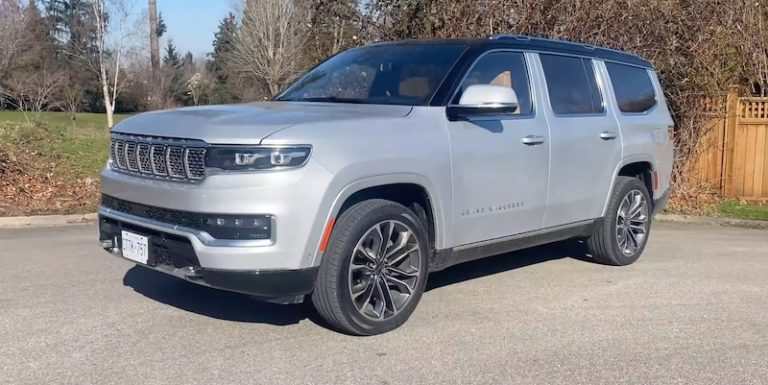Buy This, Not That, Back to School Edition: the Best 3 Row SUVs For Hauling Kids, Gear and Carpools 5 2022 Jeep Grand Wagoneer. Photo: Connie Peters