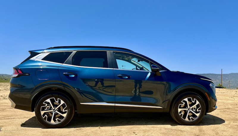 A side view of the 2023 Kia Sportage