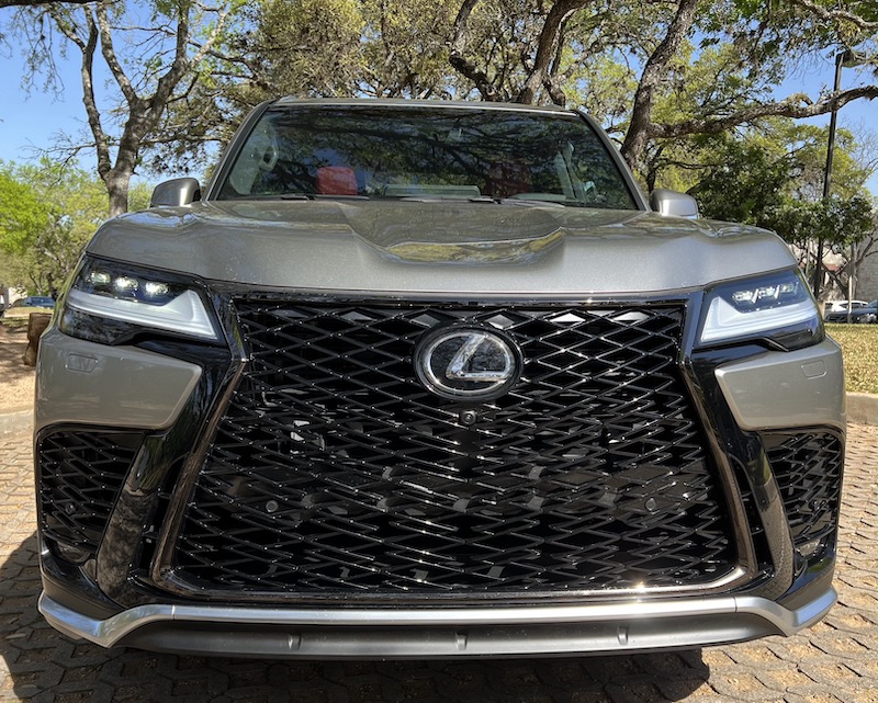 The spindle grille on the Lexus LX 600 is the face of the promise of this SUV