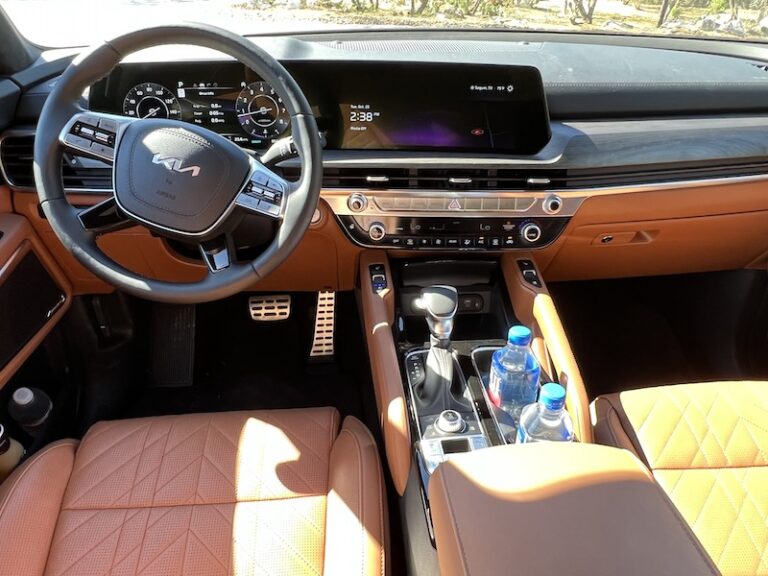 I'm a Traveling Nurse. This is How I Organize My 2022 Kia Telluride For Work and Family 7 A View Of The Front Seat In The 2023 Kia Telluride One Of The Best Cars For Road Trips