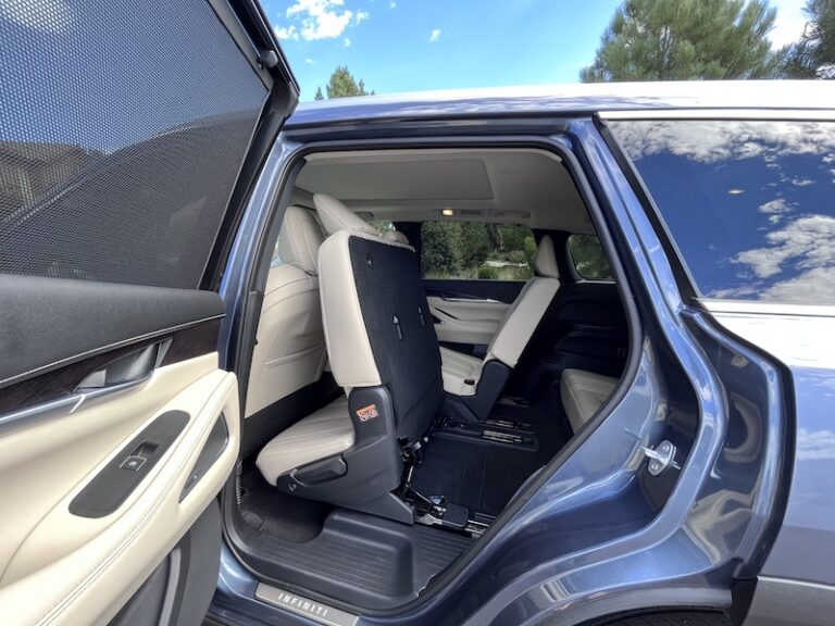 Second Row Seat Slides And Tilts Forward For 3Rd Row Access In The 2022 Infiniti Qx60