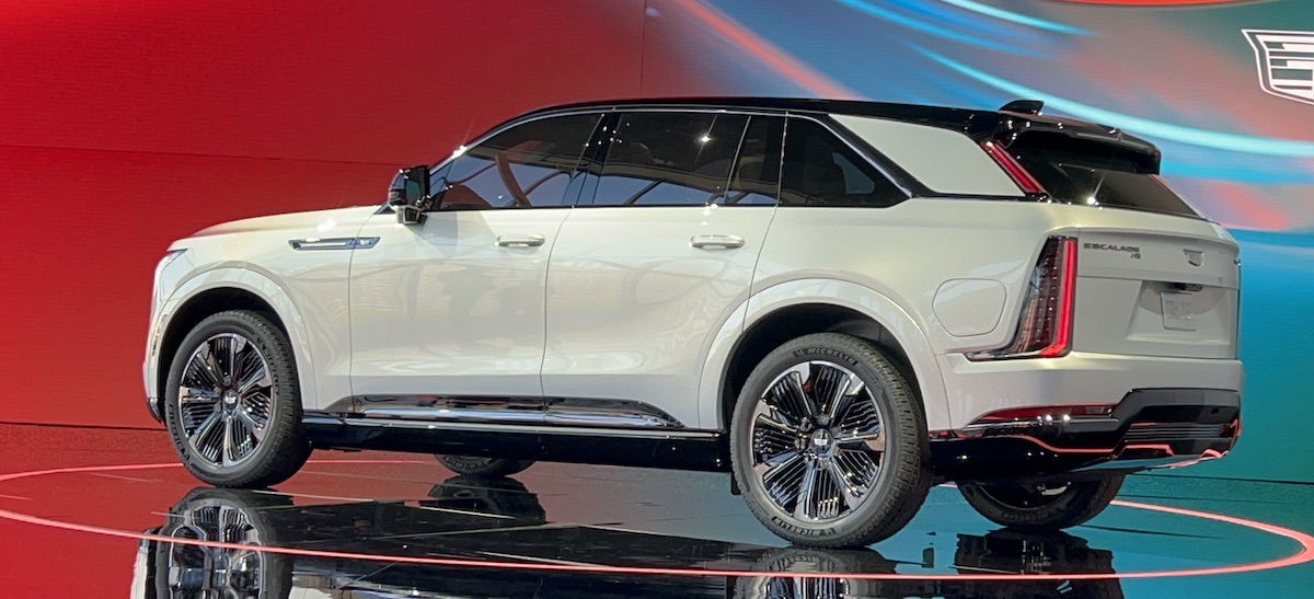 A Side View Of The 2025 Cadillac Escalade Iq