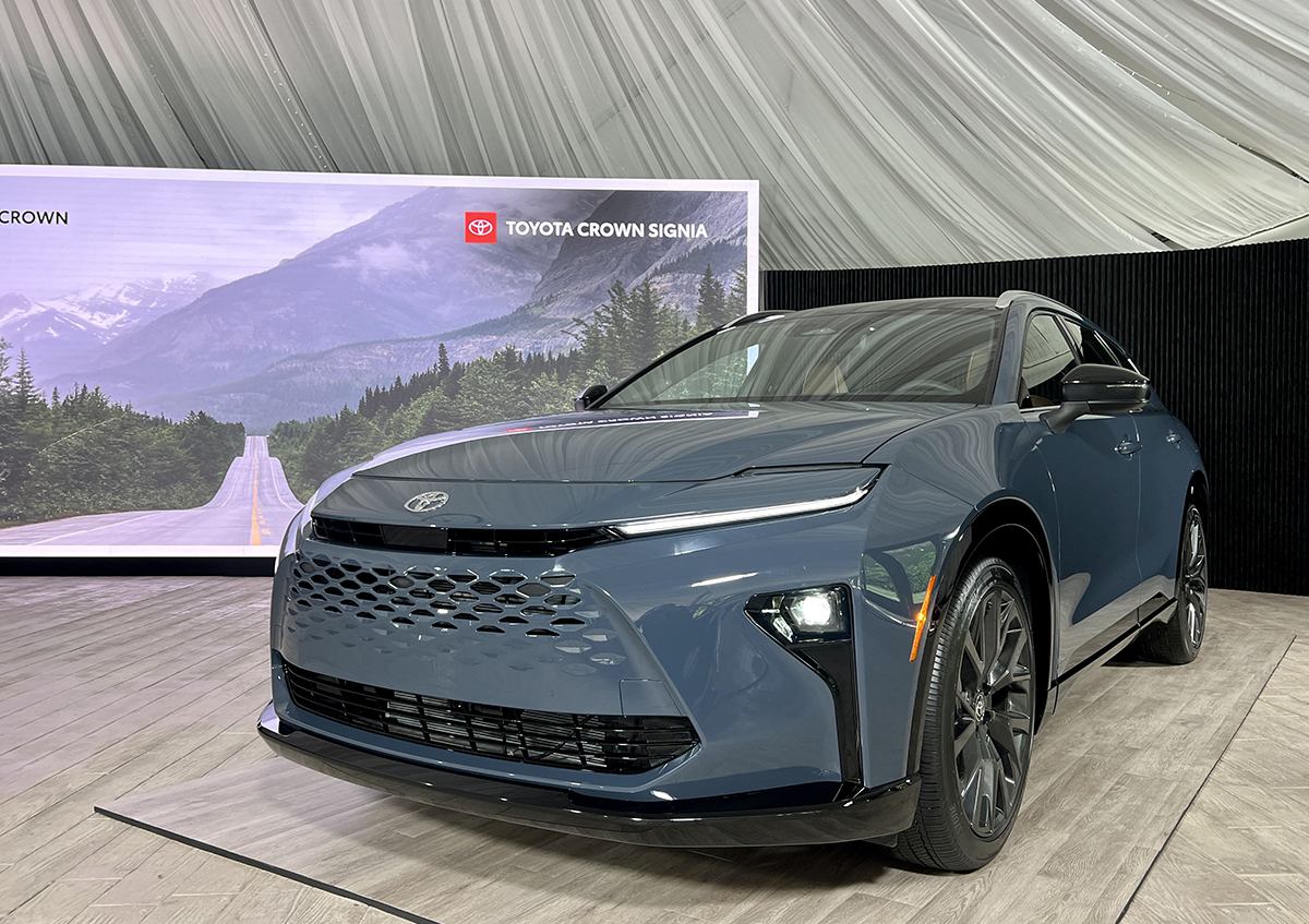 The Monochromatic Grille On The Toyota Crown Signia Is Subtle And Pleasing. Photo Connie Peters