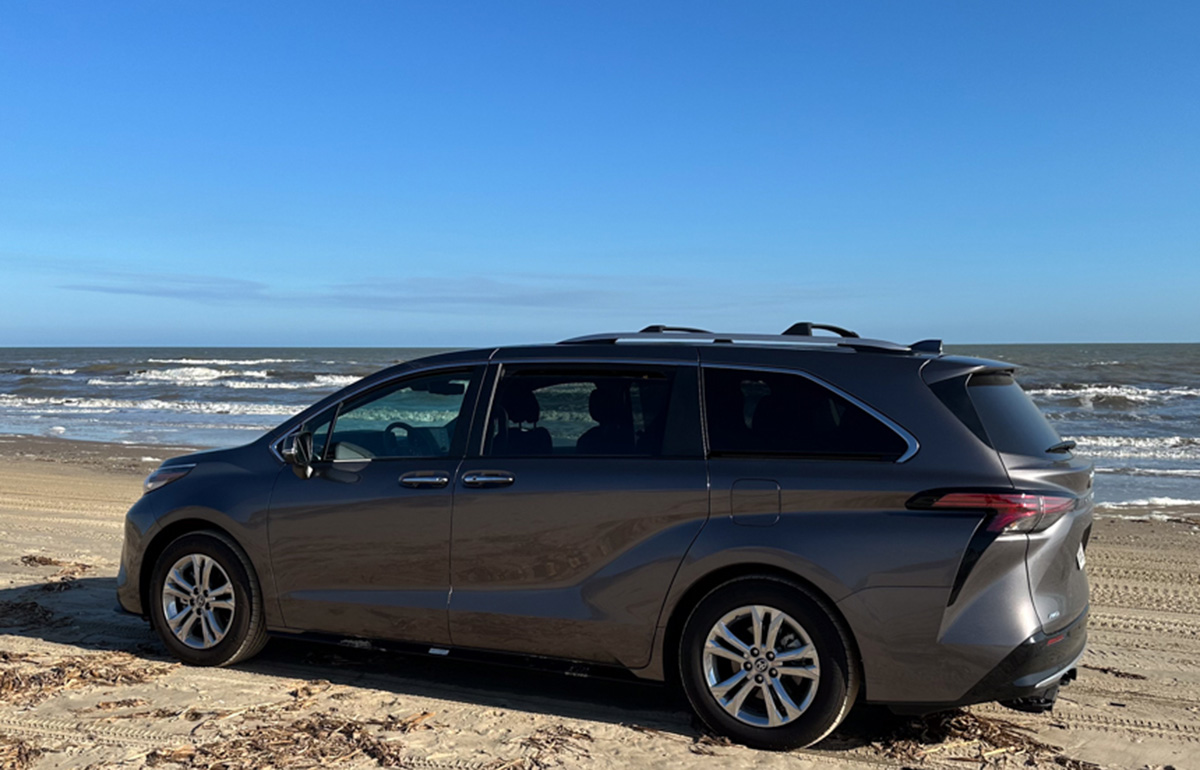 Best Road Trip Cars for Your Summer (Or Anytime) Getaways 9 Toyota Sienna Minivan