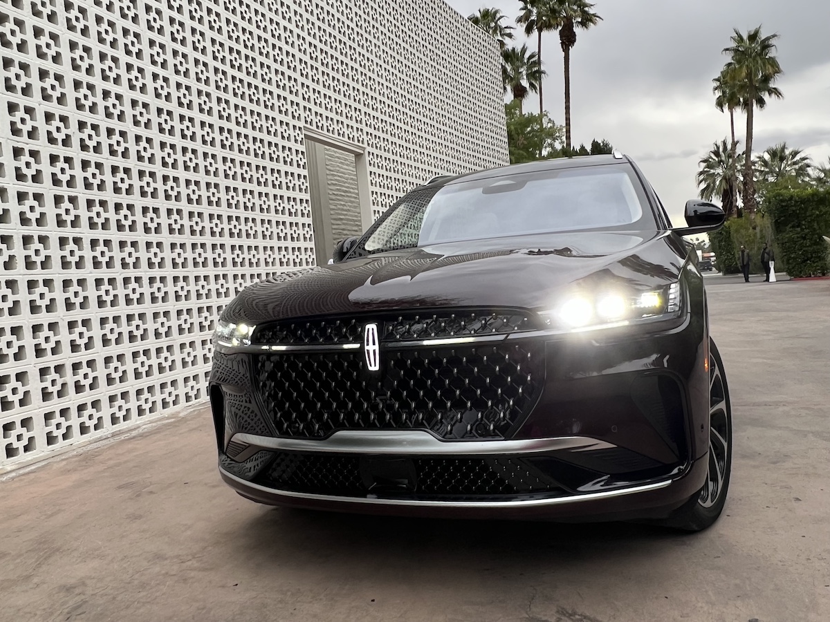 The Front Of The 2024 Lincoln Nautilus