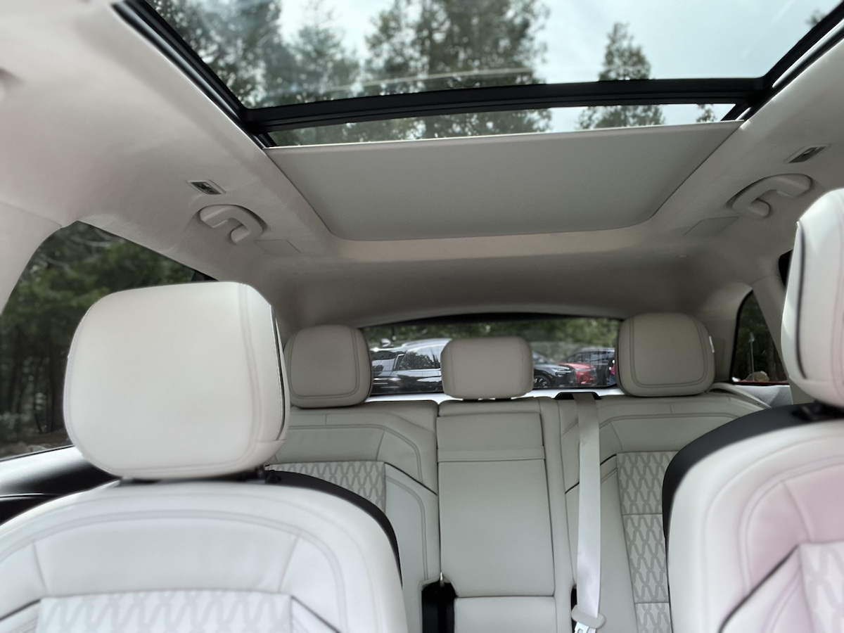 The Panoramic Sunroof In The 2024 Lincoln Nautilus