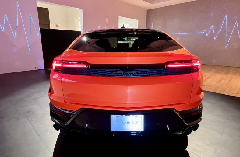 The Rear End Of The Lamborghini Urus Se