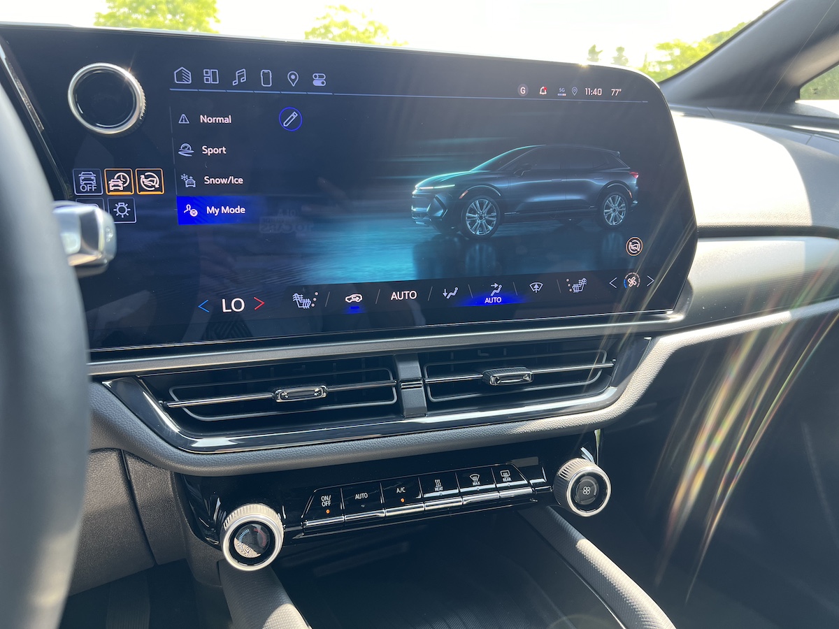 2024 Chevrolet Equinox EV First Drive: There’s A Lot to Love In This Compact Electric SUV 7 The Multimedia System In The Chevrolet Equinox Ev