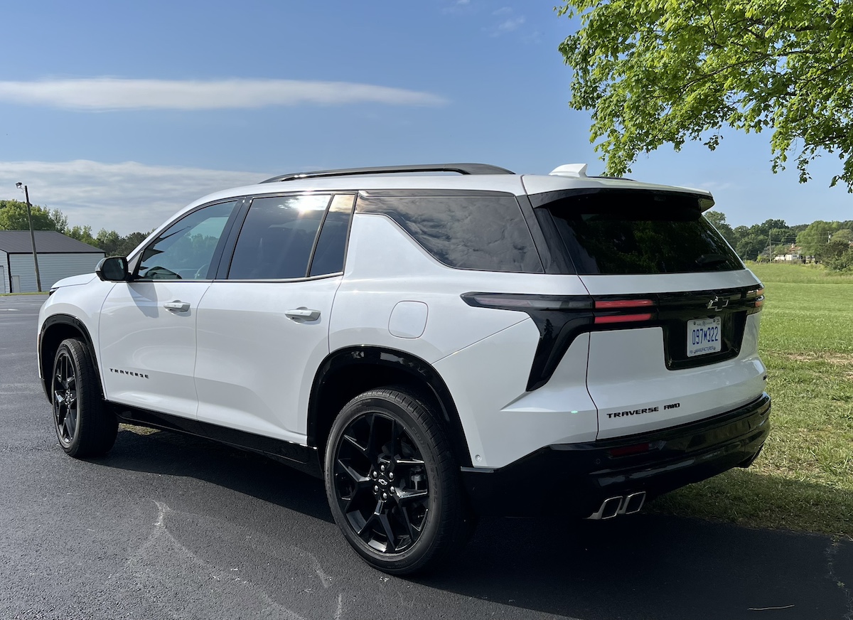 The 2024 Chevrolet Traverse Redesign: Why This Family SUV Is the Best Yet 4 The Rear Of The 2024 Chevrolet Traverse