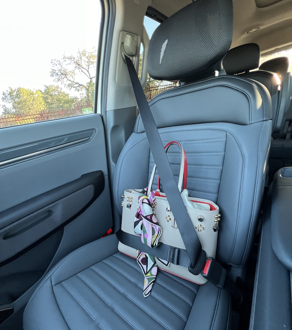 Bad Drivers Make These 6 Mistakes. These Driving Tips Will Fix Them 14 The Best Place To Put Your Handbag