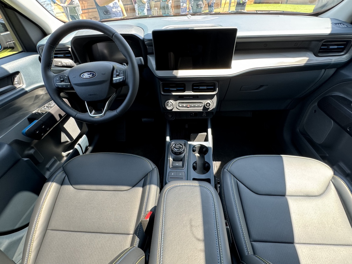 The Front Cabin In The Ford Maverick Lobo