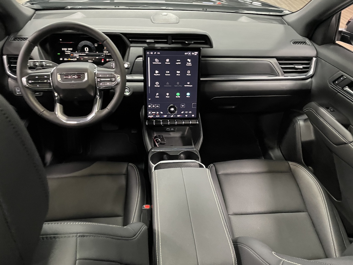 The Front Cabin In The 2025 Gmc Terrain