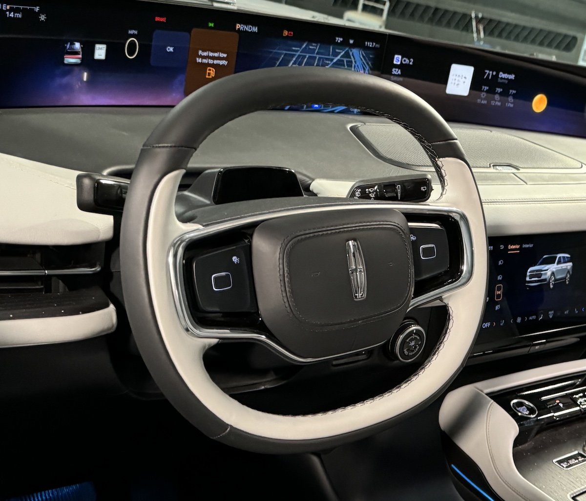 The Squircle Steering Wheel In The Lincoln Navigator