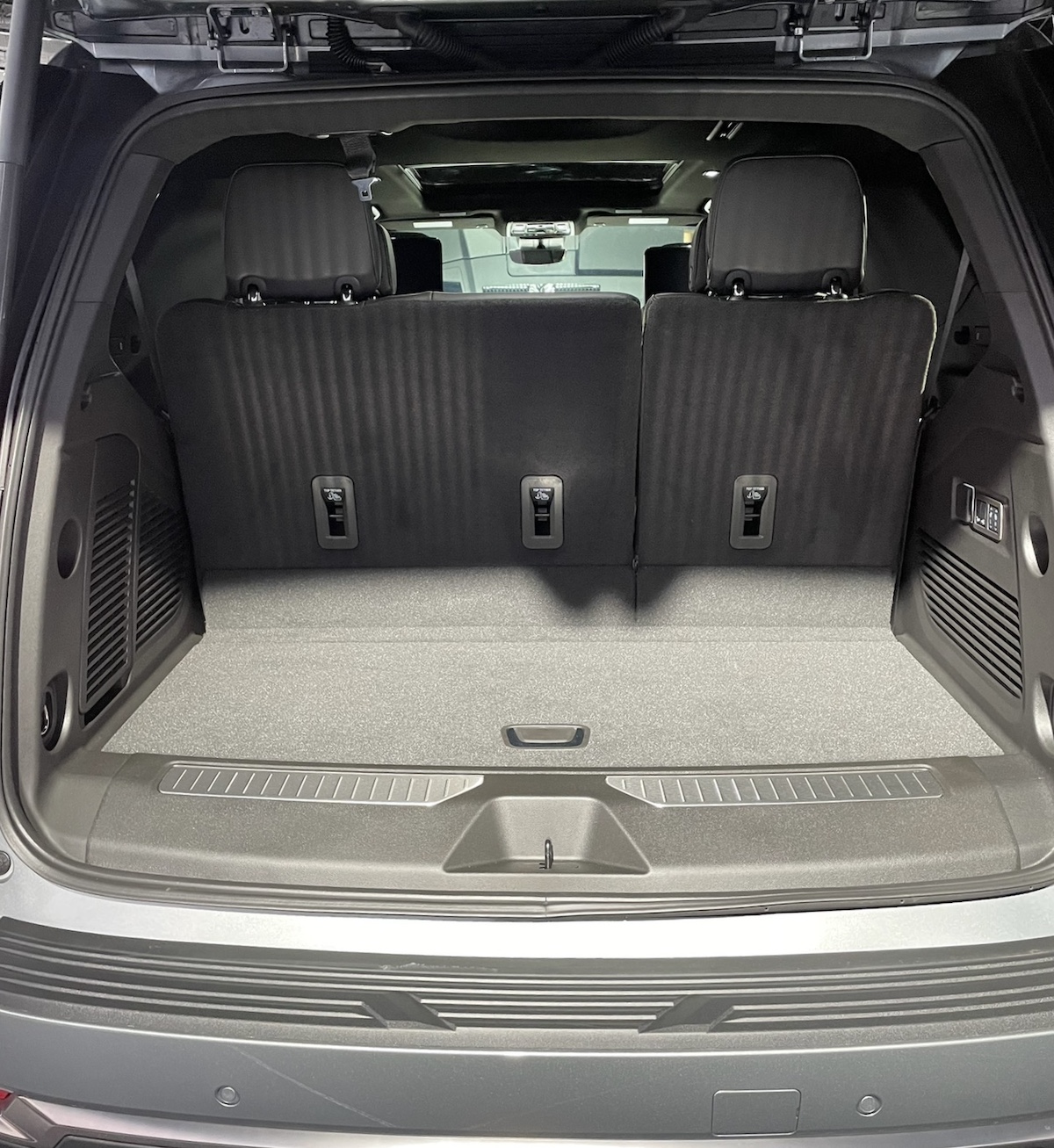 Cargo Area Behind The 3Rd Row Gmc Yukon 2