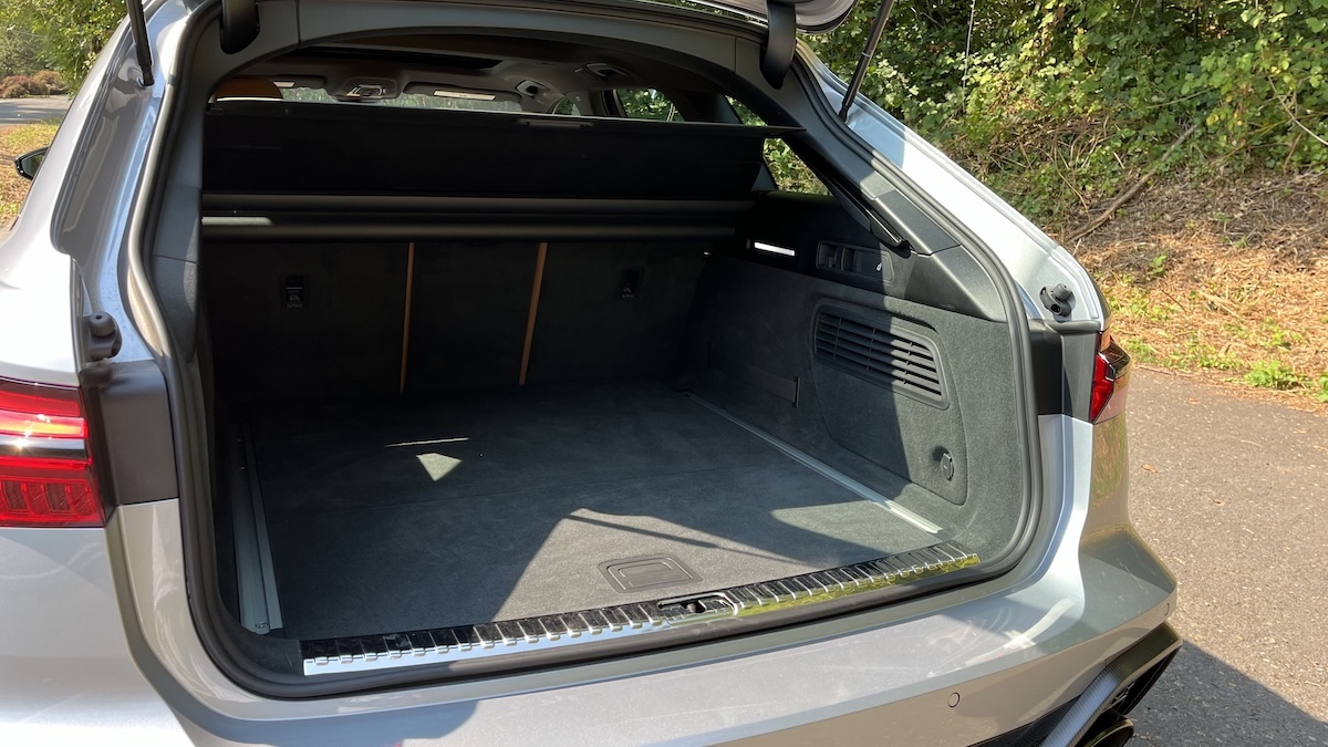 Cargo Area Audi Rs 6 Avant Wagon