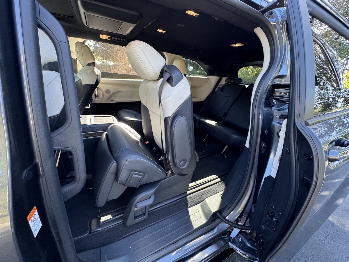 The 3Rd Row Is Easy To Reach In The 2025 Toyota Sienna