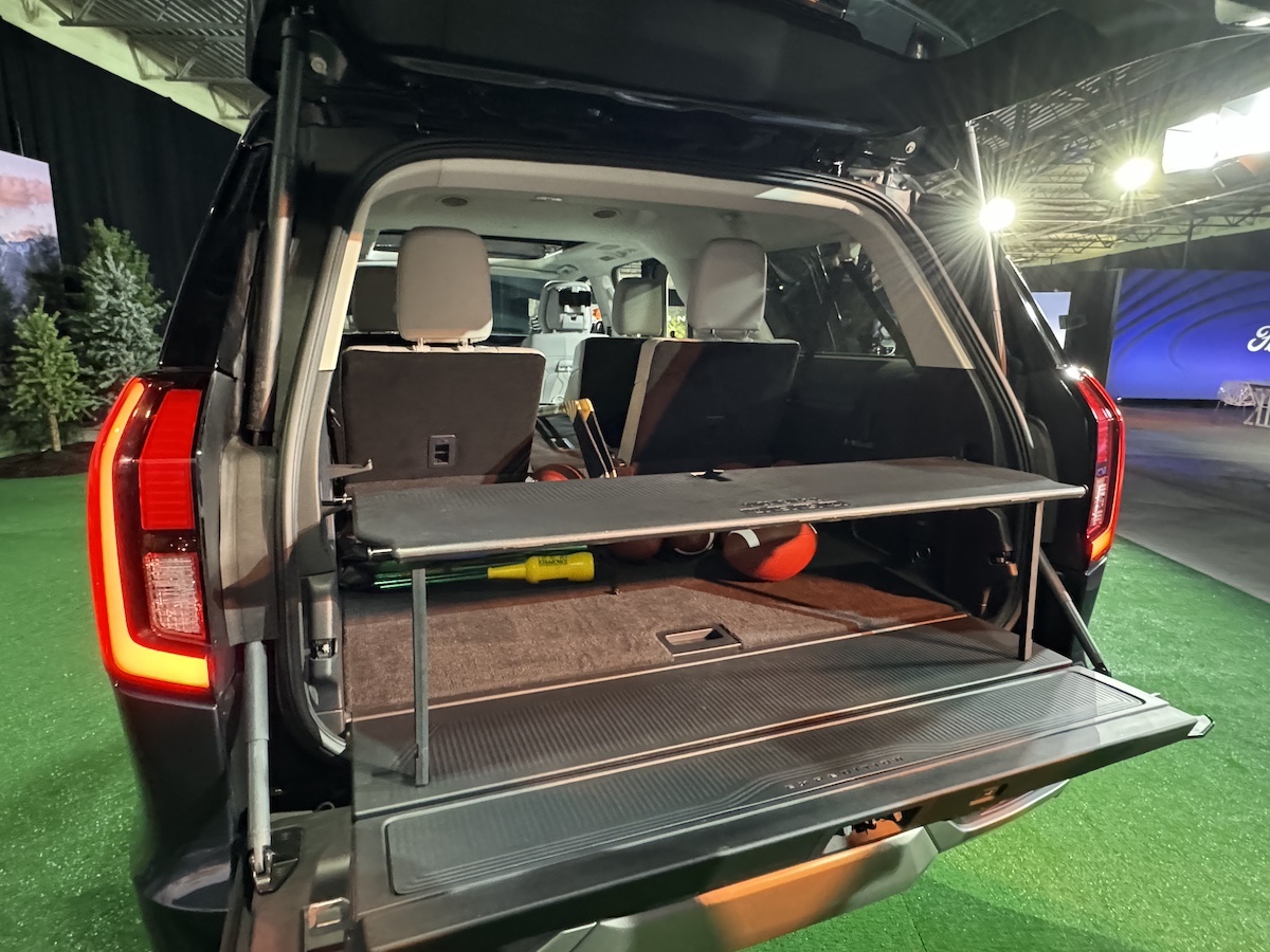 The Clamshell Liftgate In The 2025 Ford Expedition