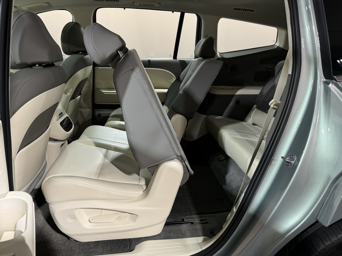 3Rd Row Access In The 2025 Hyundai Ioniq 9