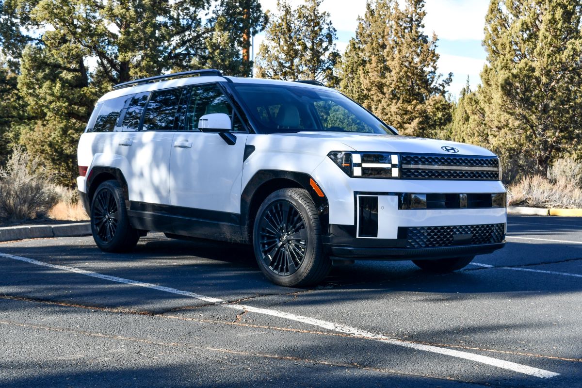 The 2024 Hyundai Santa Fe Hybrid Review: This Car is So Good My Husband Wants One ASAP 9 The Side Profile Of The 2024 Hyundai Santa Fe Calligraphy Hybrid Model From The Passenger