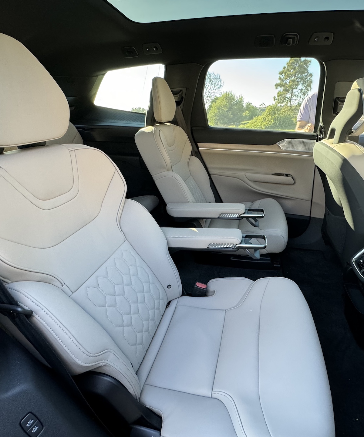 Volvo Ex90 Center Row Captains Chairs