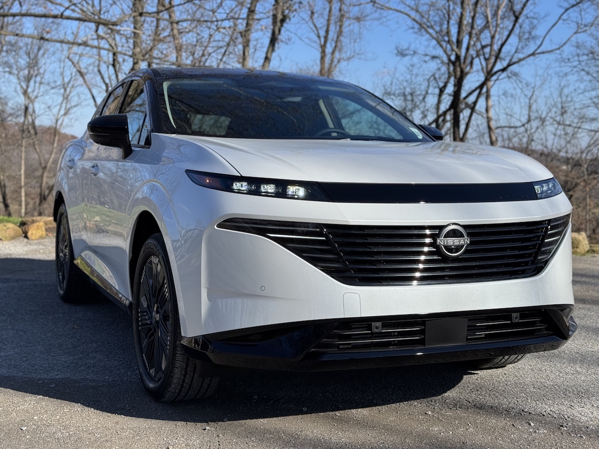 The New Front Grille In The 2025 Nissan Murano