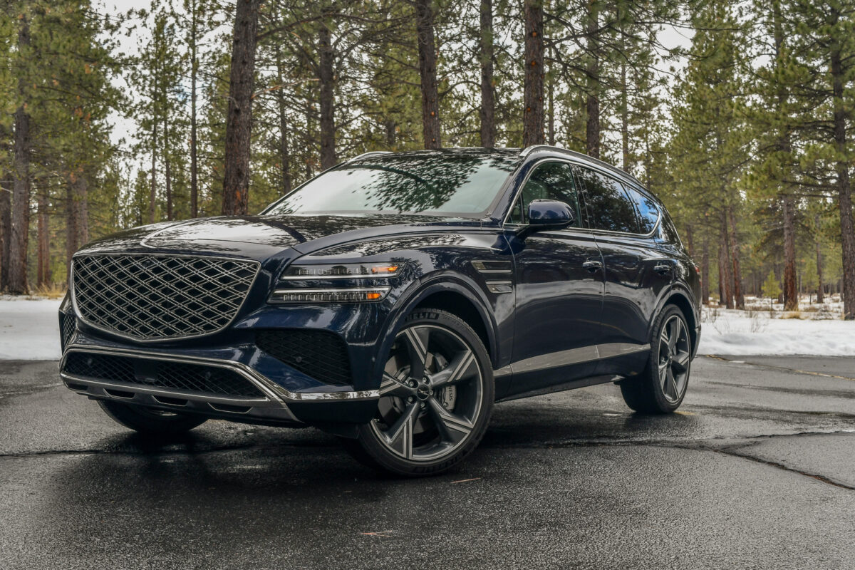 The Front End Of The Genesis Gv80 Parked In A Snowy Lot