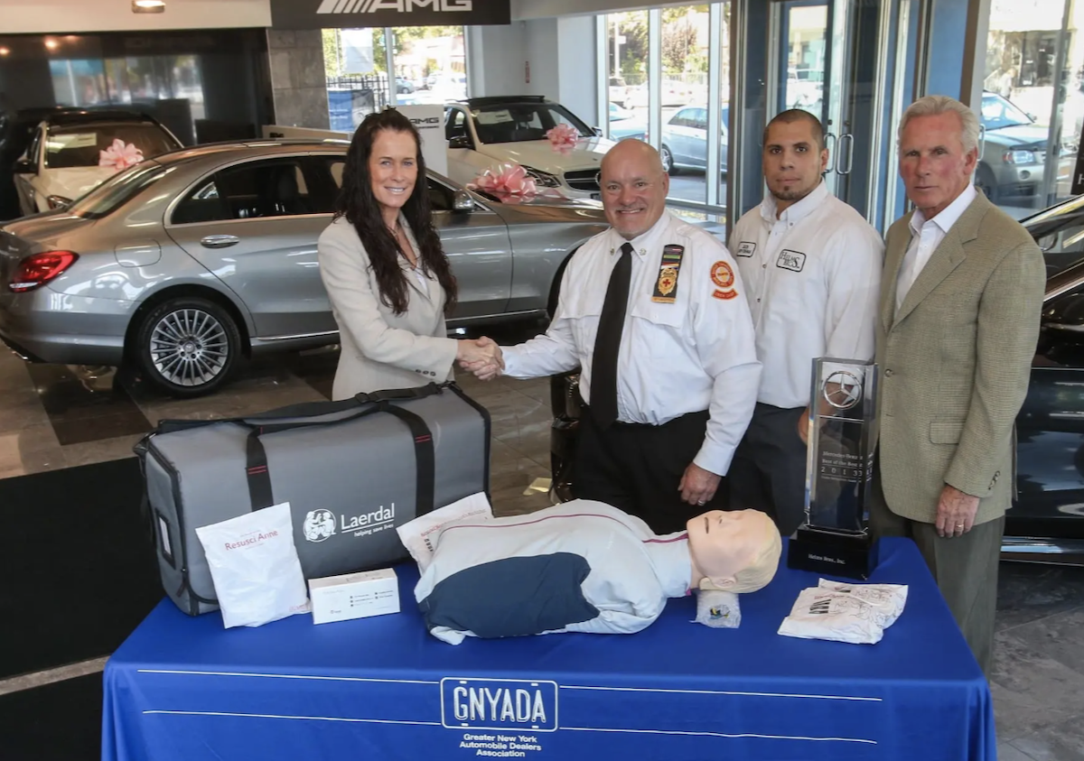 Helms Bros. Suzanne Cochrane International Women