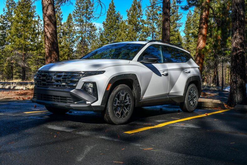 The Side Profile Of The Hyundai Tucson Xrt