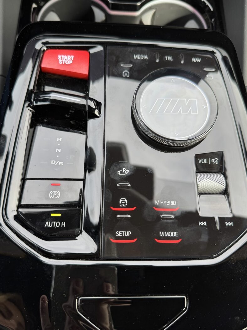 We Took the 2025 BMW M5 For a Spin. Here's What You Need to Know Before Plunking Down $141K 4 The Command Center In The 2025 Bmw M5
