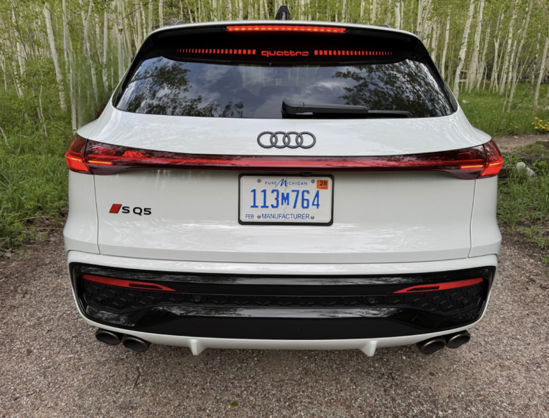 The rear end of the 2025 Audi SQ5