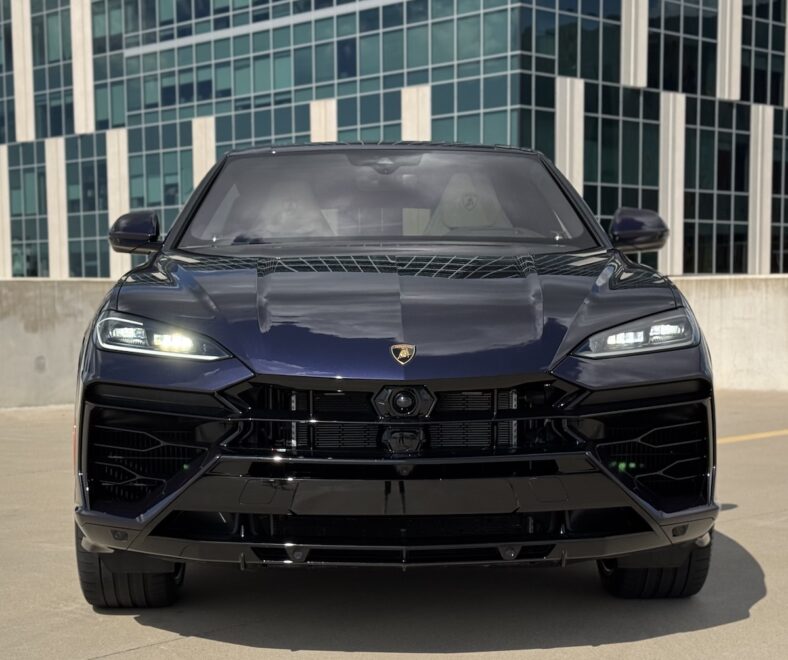 The Front Of The Lamborghini Urus Se Features Steely-Eyed Lighting