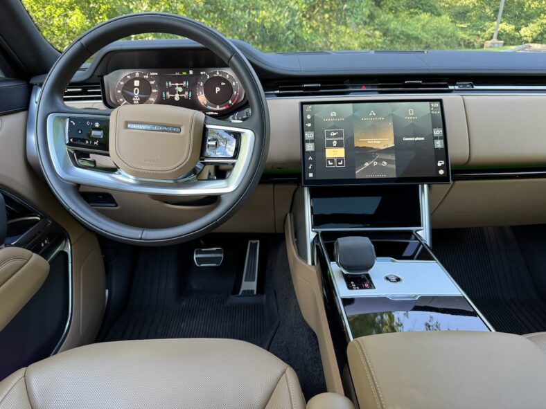 The Front Seat In The 2025 Range Rover Se Long Wheel Base