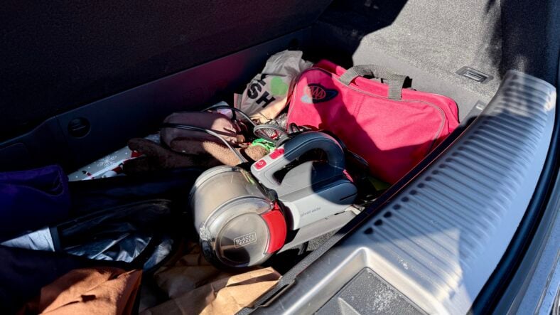 Emergency Prep Items I Keep In My Car, To Prepare For The Unexpected